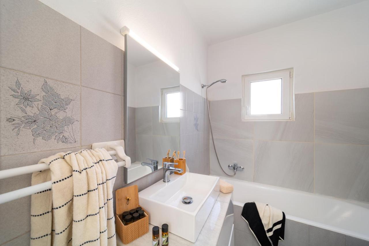 Emelia Cozy * Rhodes City